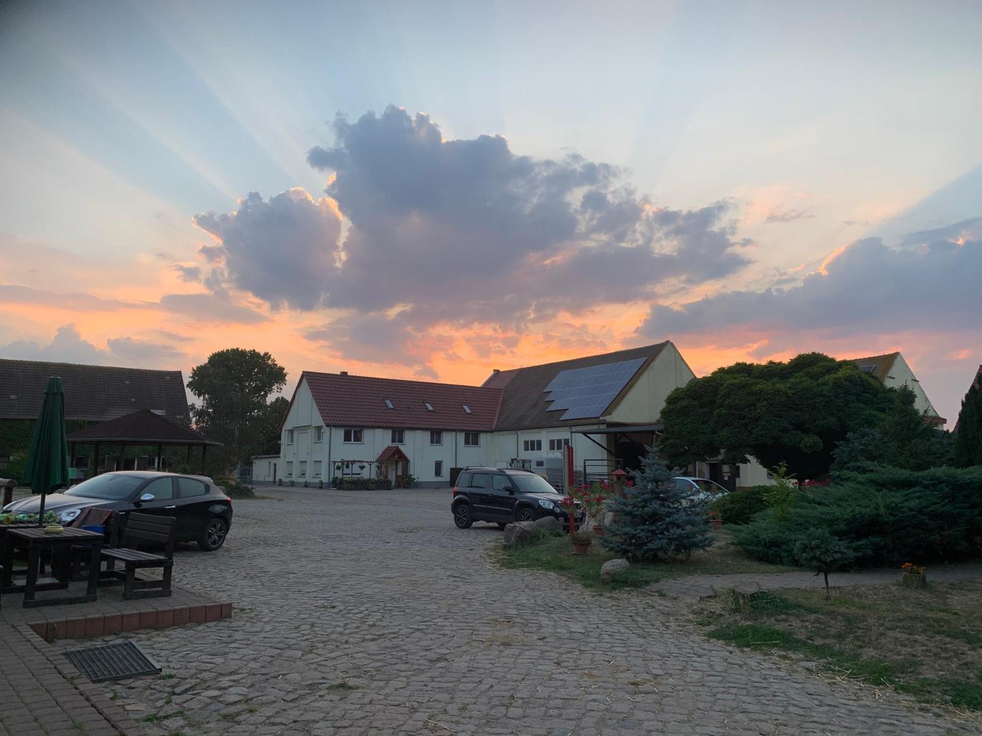Ruhiges Wohlfuehlzimmer Auf Dem Pferdehof Gut - Mit Kochnische, Wlan & Kostenlosem Parken *